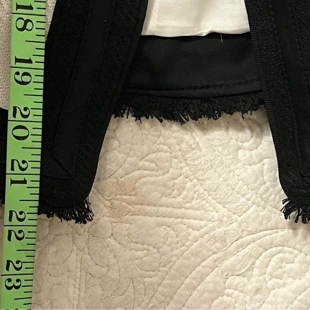 White House Black Market Monochrome Striped Blazer, size 4 - Picture 7 of 13